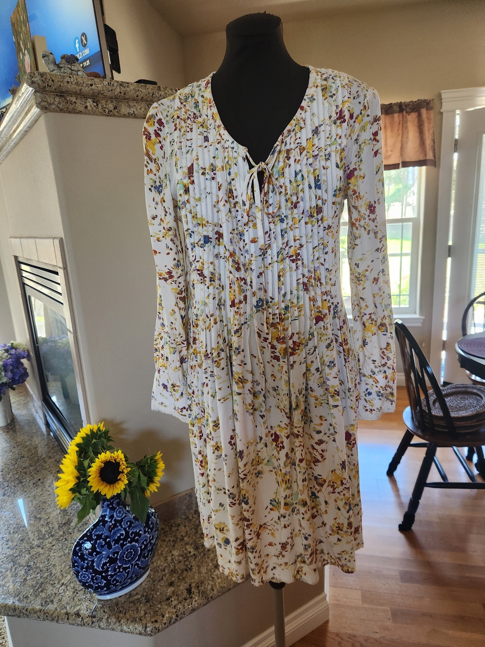 Women’s White Floral Tie-Front Pleated Midi Dress